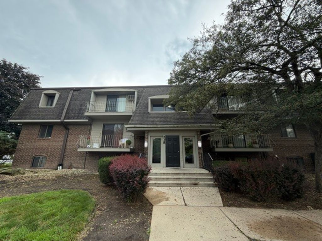 238 E Bailey Road J, Naperville, IL 60565