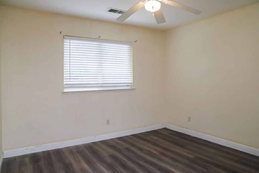 Image 14 of property listing at 4295 N Archie Avenue, Fresno, CA 93726