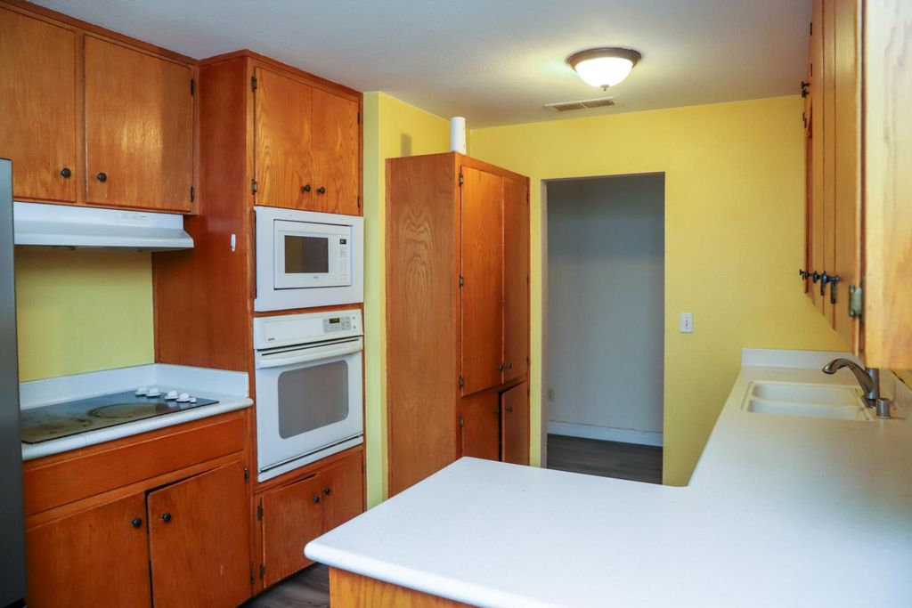 Image 3 of property listing at 4295 N Archie Avenue, Fresno, CA 93726