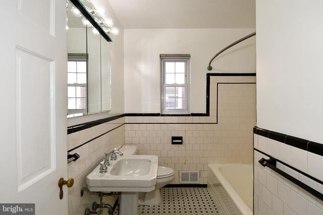 7907 OAKDALE AVE, Baltimore, MD 21234