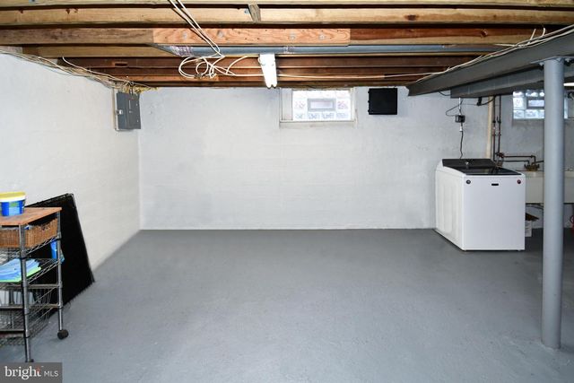 7907 OAKDALE AVE, Baltimore, MD 21234