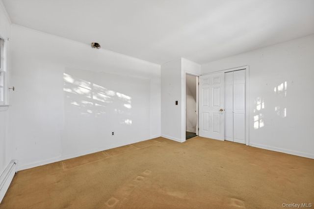 2 Kirkup Street, Bay Shore, NY 11706