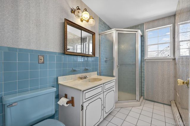 2 Kirkup Street, Bay Shore, NY 11706