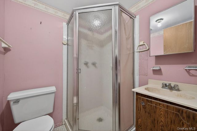 2 Kirkup Street, Bay Shore, NY 11706