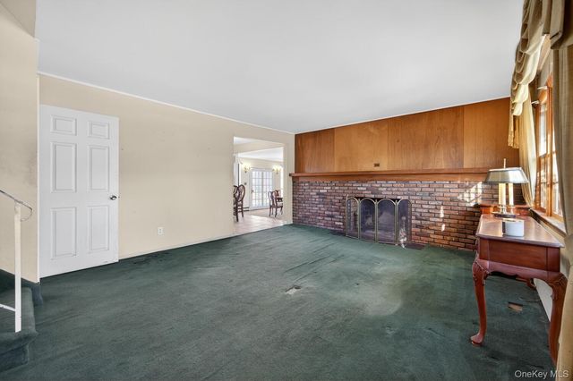 2 Kirkup Street, Bay Shore, NY 11706