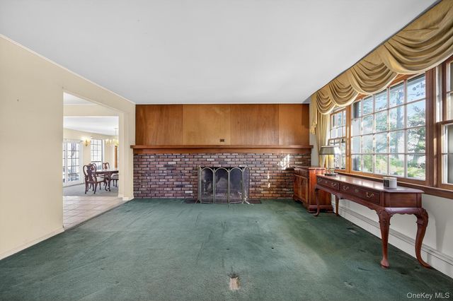 2 Kirkup Street, Bay Shore, NY 11706