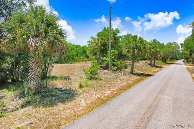 610 NE 13th Terrace, Crystal River, FL 34428