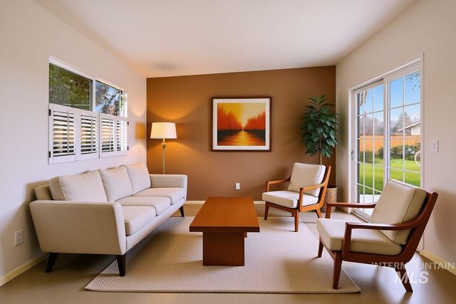 562 S Victoria Dr, Boise, ID 83705