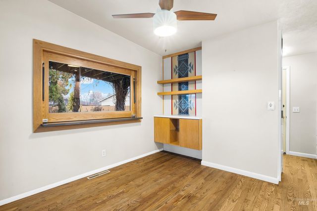 562 S Victoria Dr, Boise, ID 83705