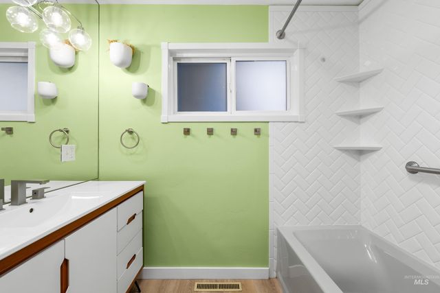 562 S Victoria Dr, Boise, ID 83705