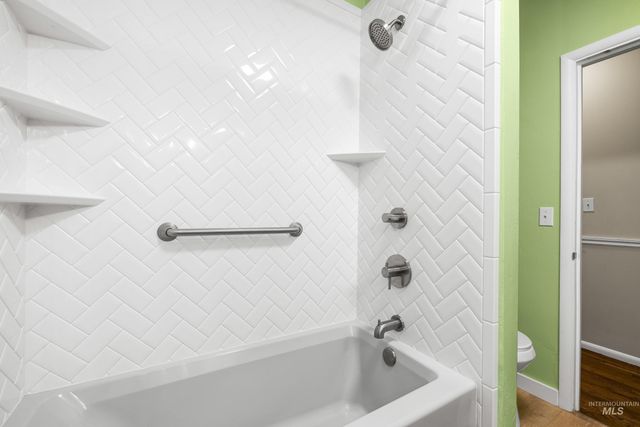 562 S Victoria Dr, Boise, ID 83705