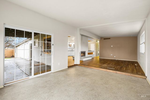 562 S Victoria Dr, Boise, ID 83705