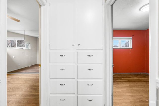 562 S Victoria Dr, Boise, ID 83705