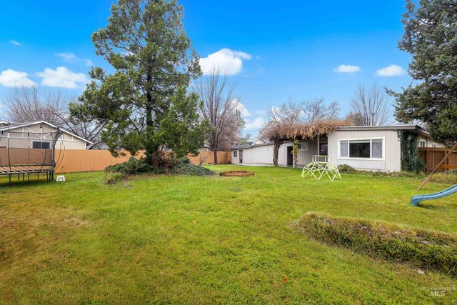 562 S Victoria Dr, Boise, ID 83705