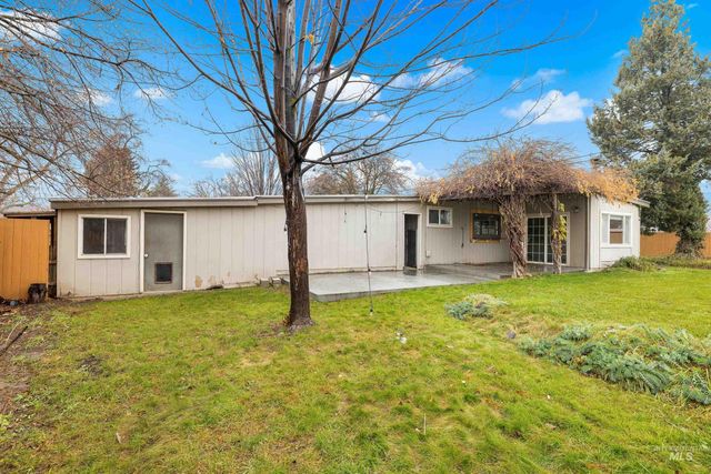 562 S Victoria Dr, Boise, ID 83705