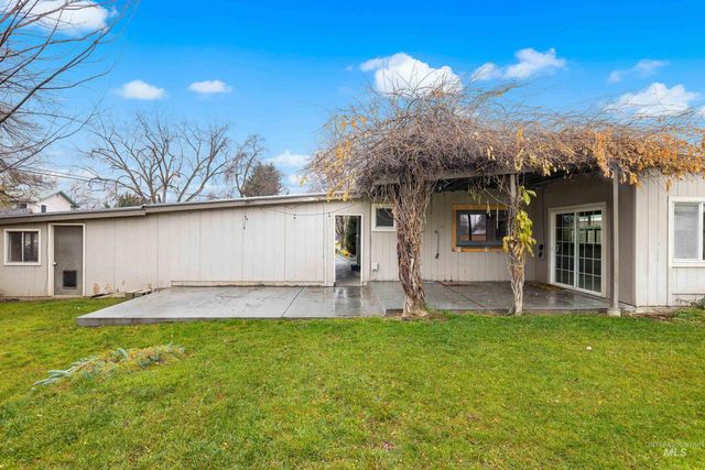 562 S Victoria Dr, Boise, ID 83705