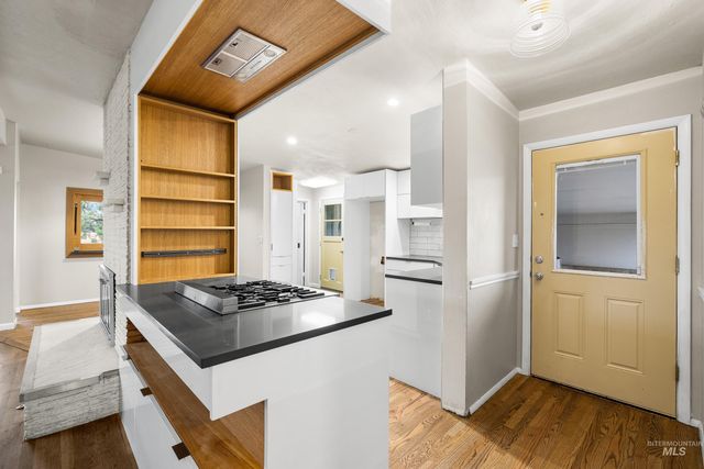 562 S Victoria Dr, Boise, ID 83705