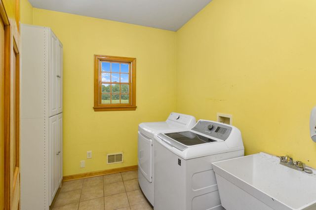 241 WINDSOR RD, Robbinsville, NJ 08691