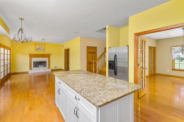 241 WINDSOR RD, Robbinsville, NJ 08691