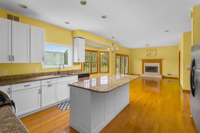 241 WINDSOR RD, Robbinsville, NJ 08691