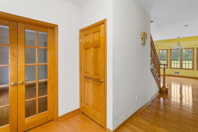 241 WINDSOR RD, Robbinsville, NJ 08691