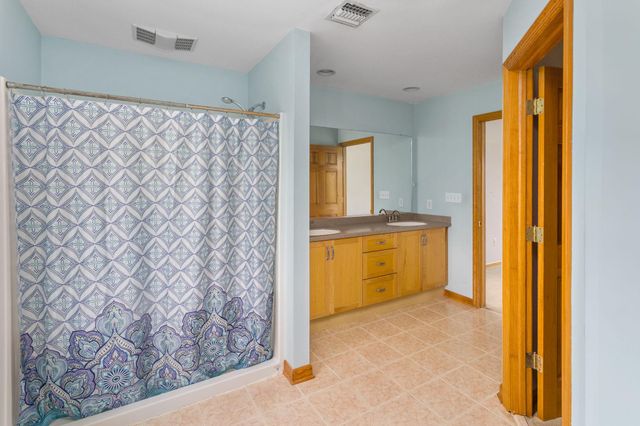 241 WINDSOR RD, Robbinsville, NJ 08691