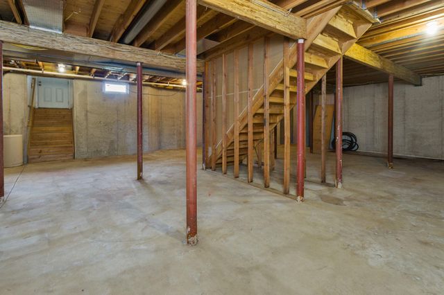 241 WINDSOR RD, Robbinsville, NJ 08691