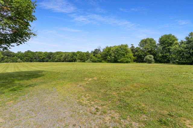 241 WINDSOR RD, Robbinsville, NJ 08691