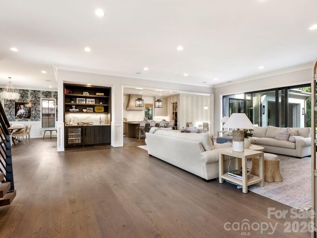 1919 Shoreham Drive, Charlotte, NC 28211