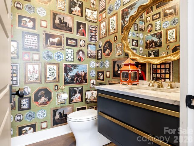 1919 Shoreham Drive, Charlotte, NC 28211