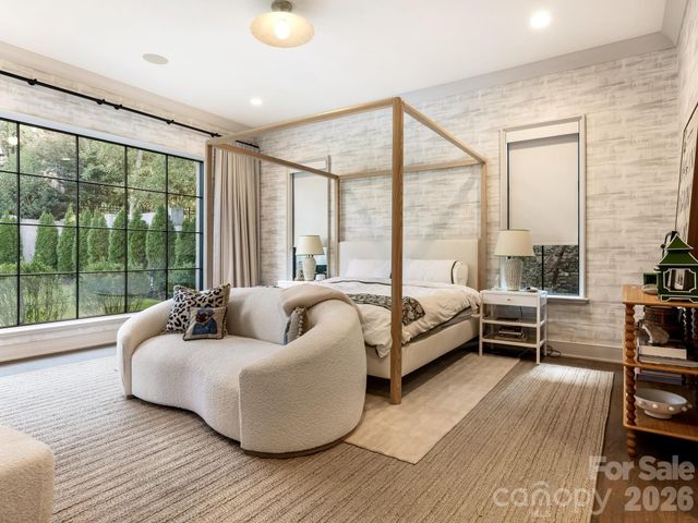 1919 Shoreham Drive, Charlotte, NC 28211