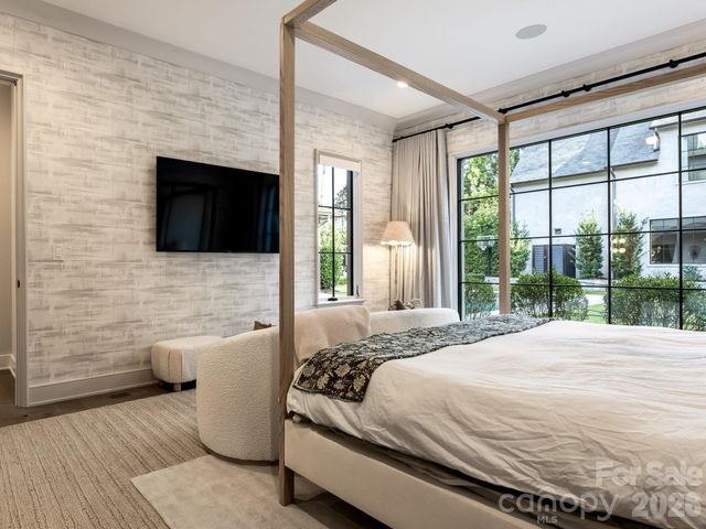 1919 Shoreham Drive, Charlotte, NC 28211