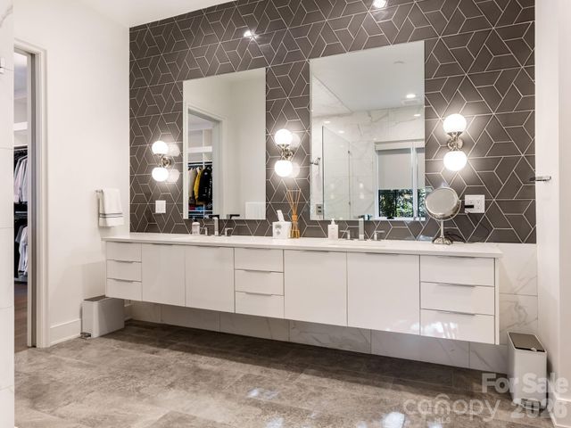 1919 Shoreham Drive, Charlotte, NC 28211