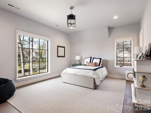 1919 Shoreham Drive, Charlotte, NC 28211