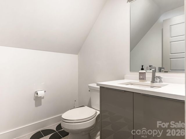 1919 Shoreham Drive, Charlotte, NC 28211