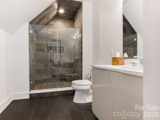 1919 Shoreham Drive, Charlotte, NC 28211