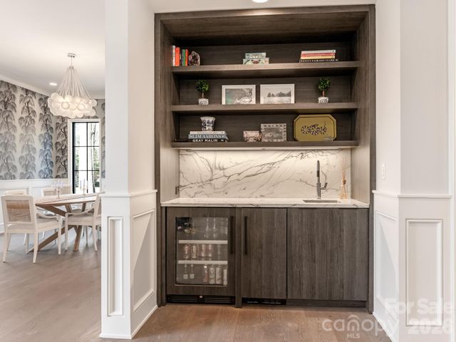 1919 Shoreham Drive, Charlotte, NC 28211