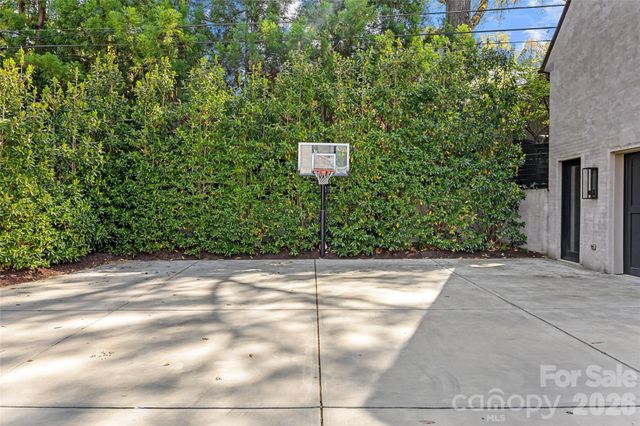 1919 Shoreham Drive, Charlotte, NC 28211