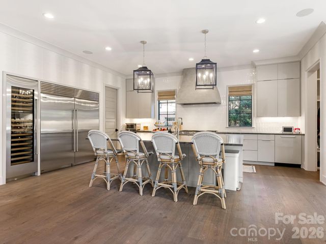 1919 Shoreham Drive, Charlotte, NC 28211