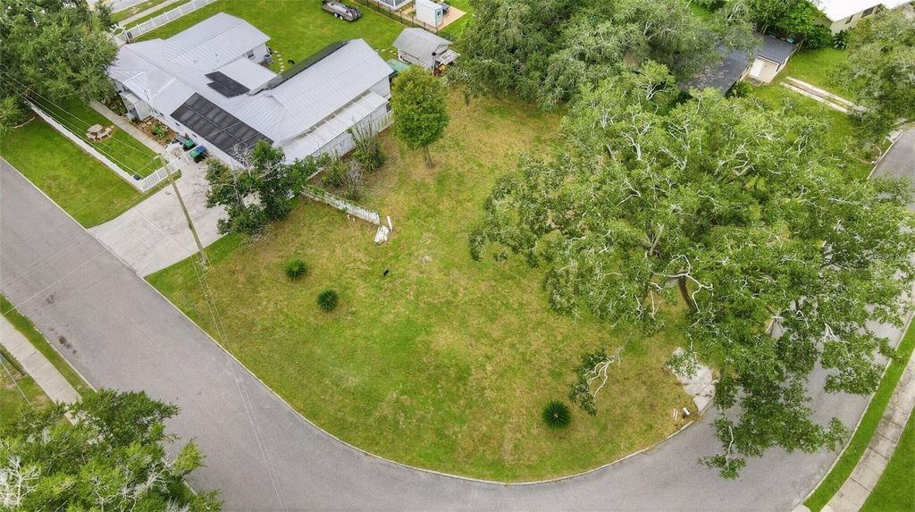 Image 11 of property listing at 3036 CONDEL DRIVE, Orlando, FL 32812