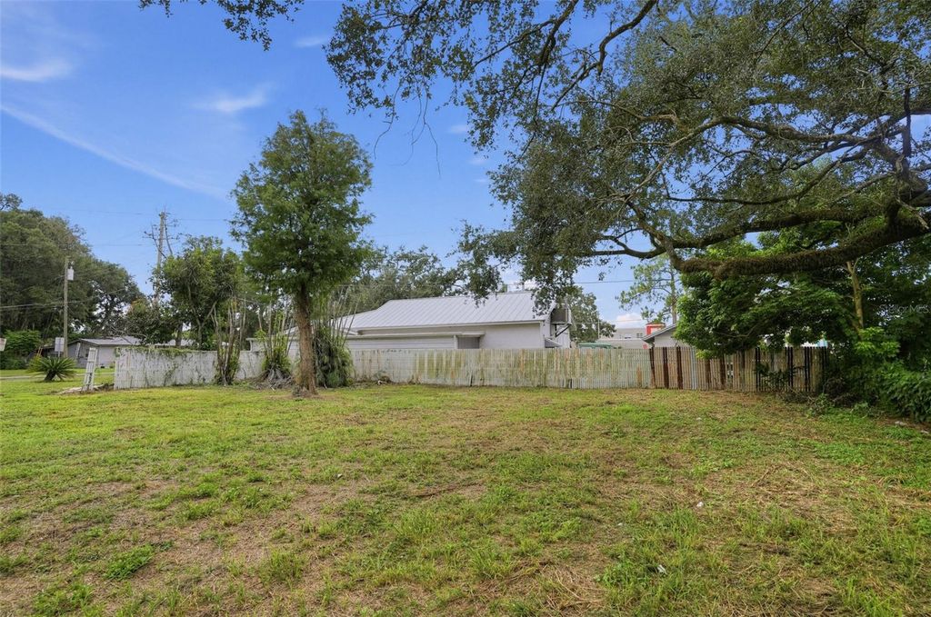 Image 14 of property listing at 3036 CONDEL DRIVE, Orlando, FL 32812