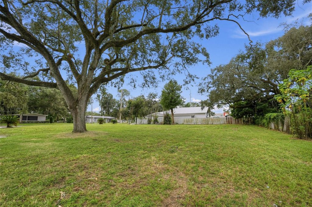 Image 15 of property listing at 3036 CONDEL DRIVE, Orlando, FL 32812