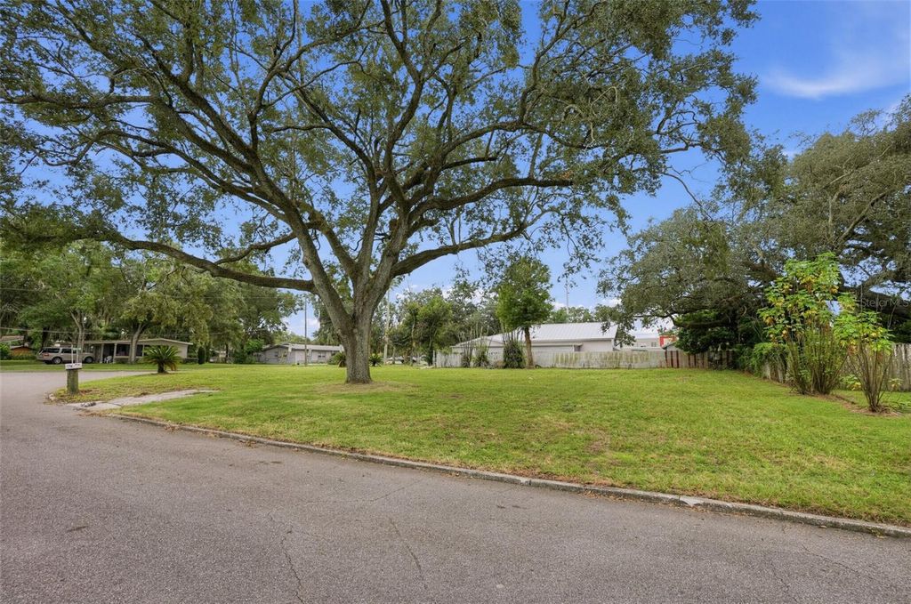 Image 16 of property listing at 3036 CONDEL DRIVE, Orlando, FL 32812