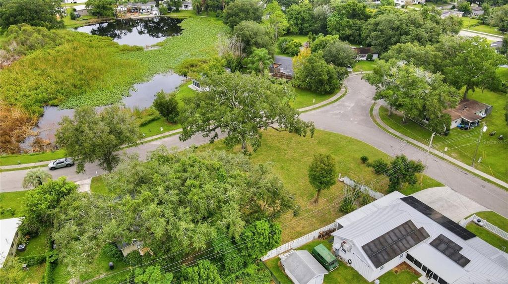 Image 8 of property listing at 3036 CONDEL DRIVE, Orlando, FL 32812