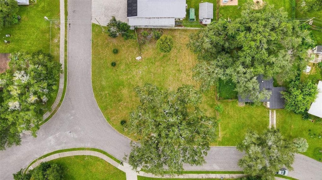 Image 9 of property listing at 3036 CONDEL DRIVE, Orlando, FL 32812
