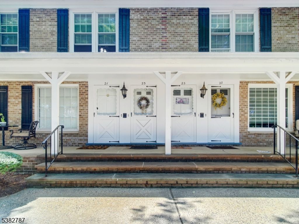 23 Briarwood Path 23, Clark Twp., NJ 07066