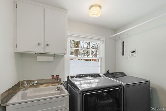 3873 Top View Court, Bloomfield Village, MI 48304