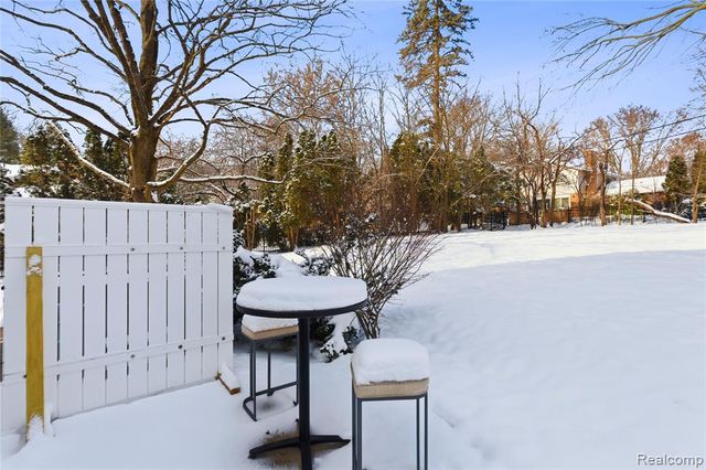 3873 Top View Court, Bloomfield Village, MI 48304