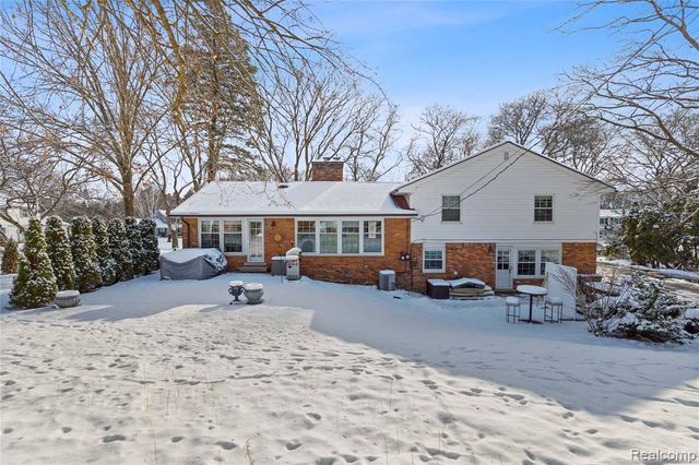 3873 Top View Court, Bloomfield Village, MI 48304