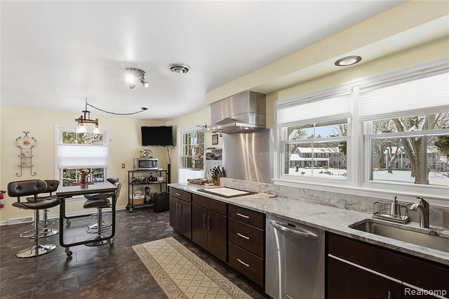 3873 Top View Court, Bloomfield Village, MI 48304